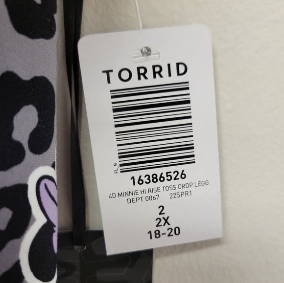 Torrid Disney Minnie High Rise Performance Core Crop Legging  Leopard 2X - Picture 6 of 7